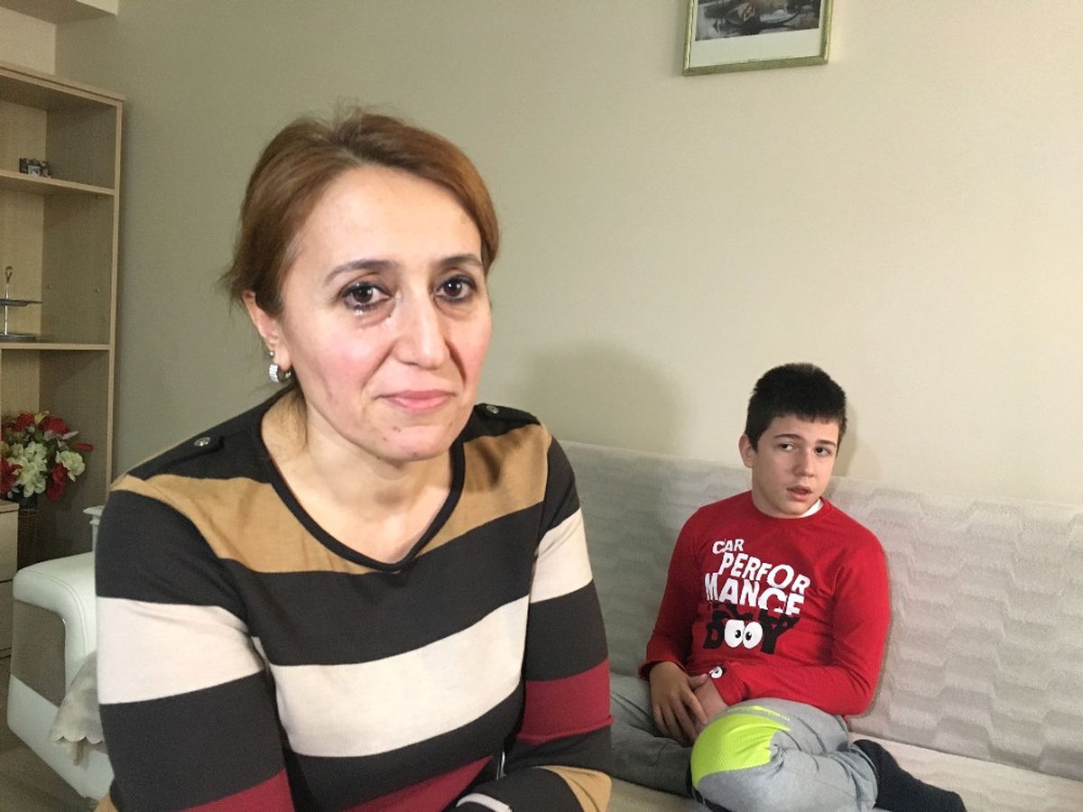 Yürümek İçin Yardım Bekliyor
