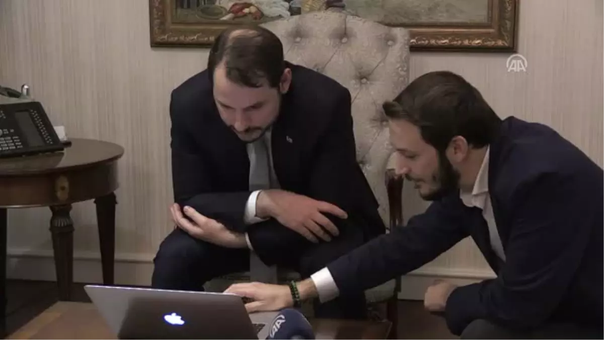 Bakan Albayrak, Aa\'nın "Yılın Fotoğrafları" Oylamasına Katıldı