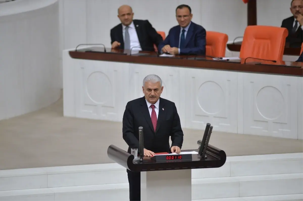 Başbakan Yıldırım\'dan Noel Mesajı