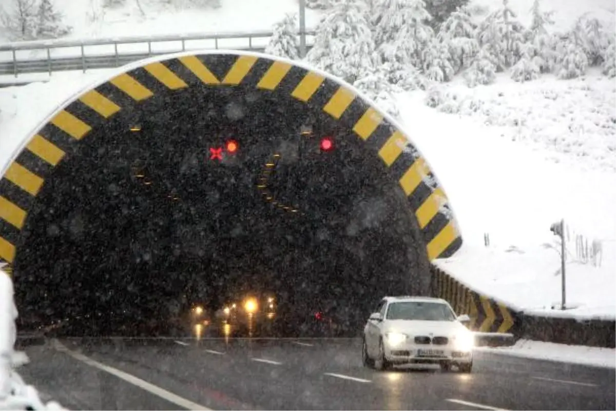 Bolu Dağı\'nda Tır\'ların Geçişine İzin Verilmiyor (2)