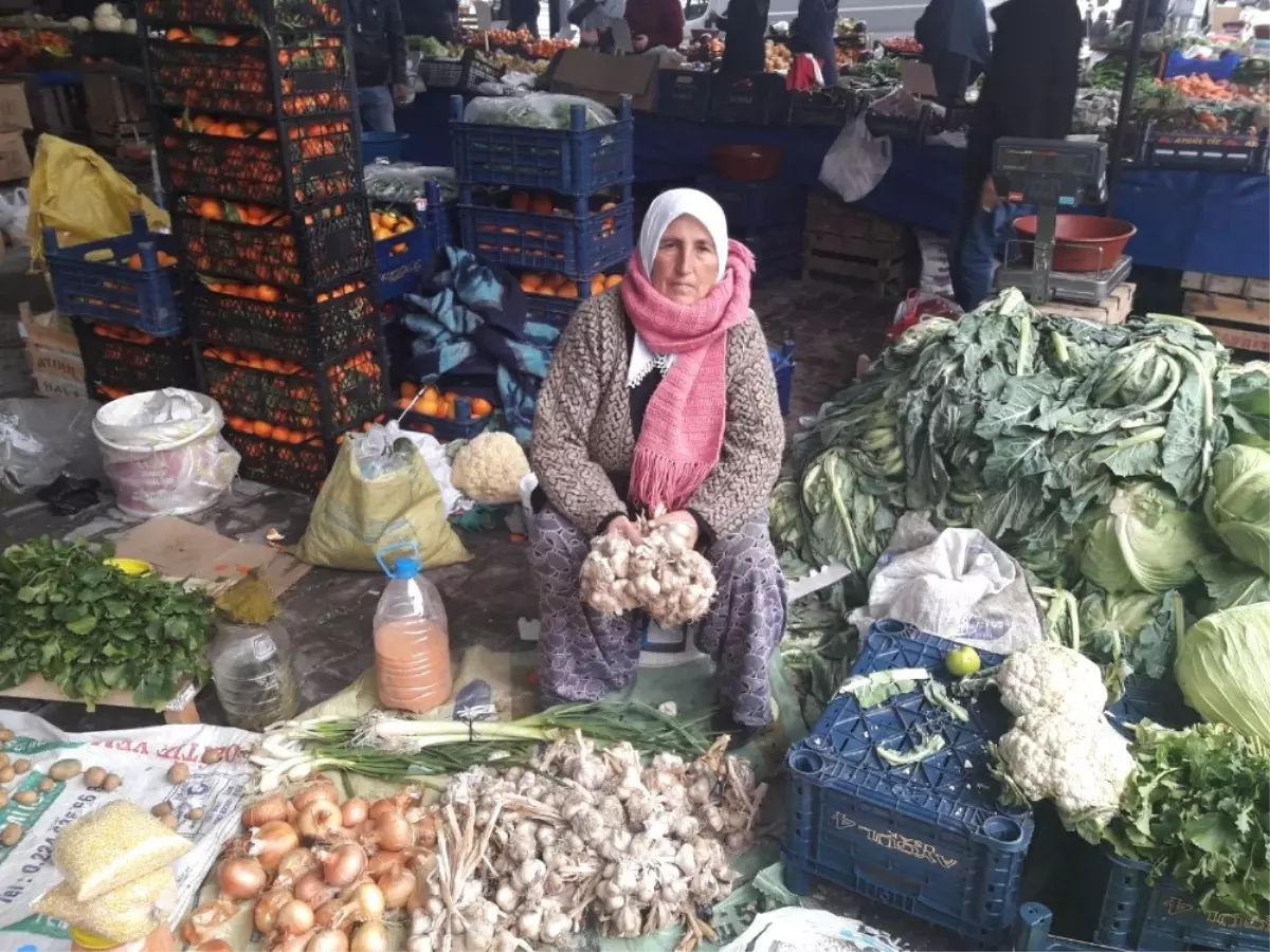 Geçimini 42 Yıldır Pazarcılık Yaparak Sağlıyor