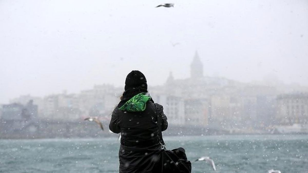 İstanbul\'da Beklenen Kar Yağışı Başladı