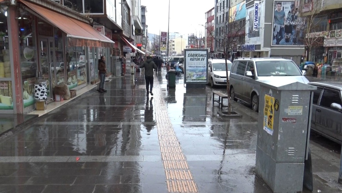Kars\'ta Zemheri Ayında Bahar Yaşanıyor