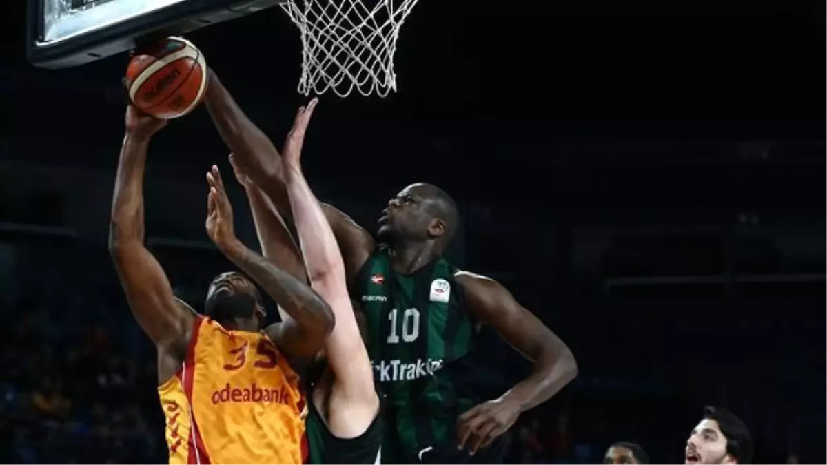 Sakarya Bb, Galatasaray Odeabank\'ı Son Saniye Basketi ile Yendi