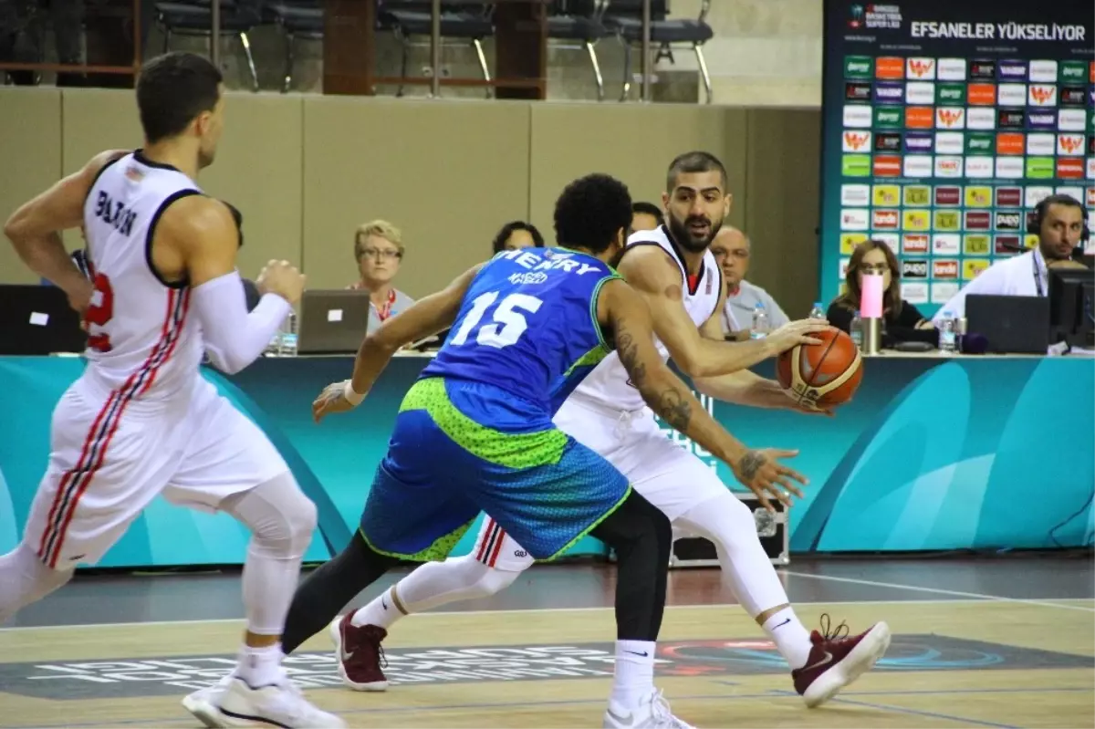 Tahincioğlu Basketbol Süper Ligi: Eskişehir Basket: 76 - Tofaş: 75