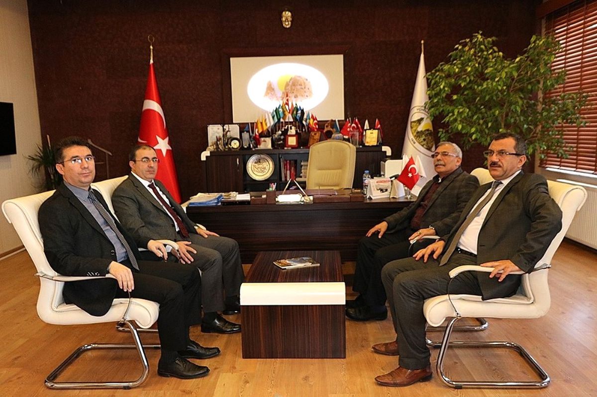 Ünlüer, Uçhisar Belediye Başkanı Karaaslan\'a Geçmiş Olsun Ziyaretinde Bulundu