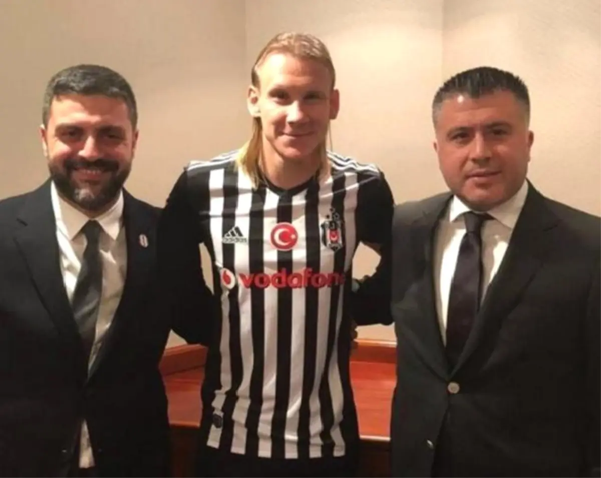 Vida, Beşiktaş Formasını Giydi