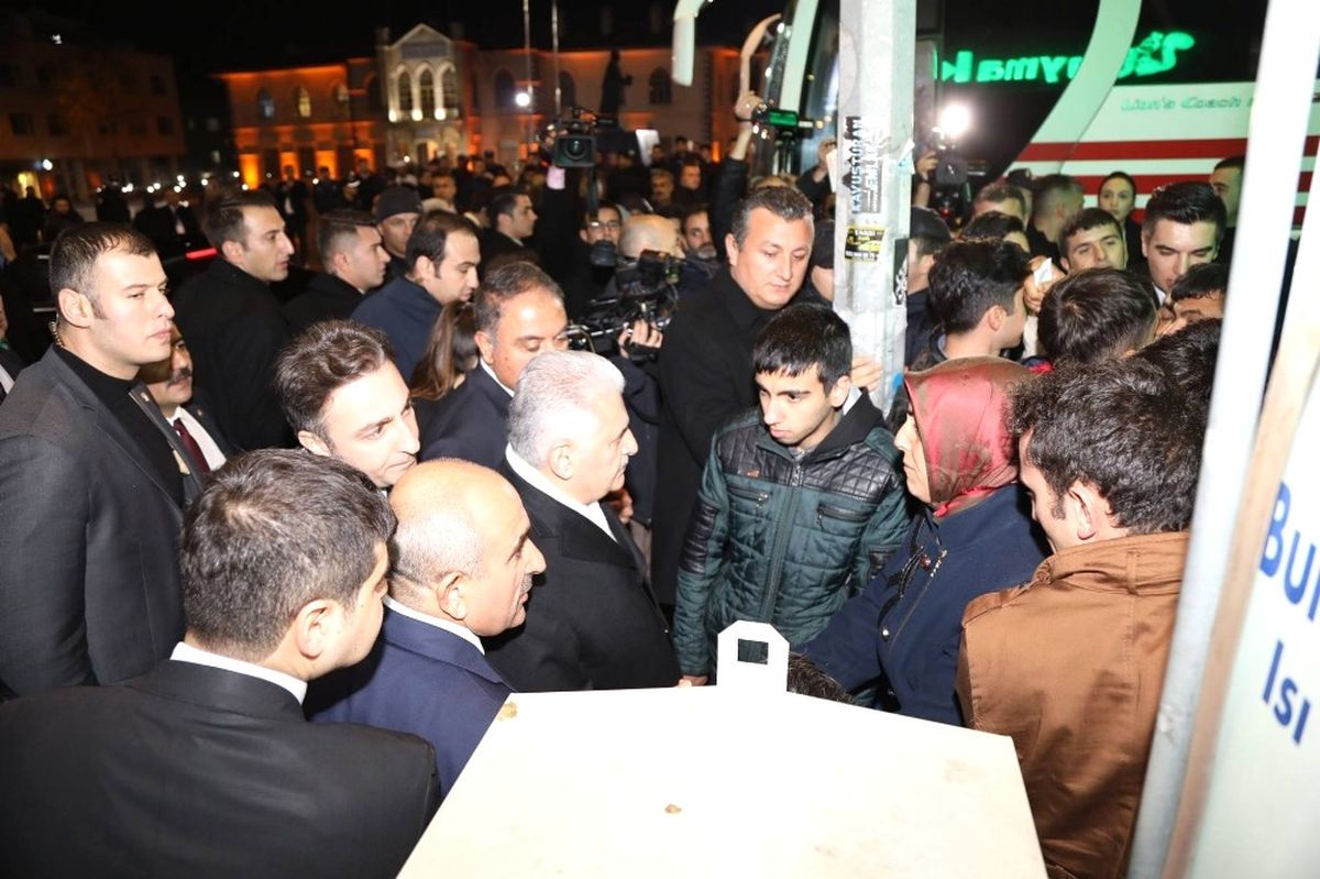 Başbakan Yıldırım, Valilik ve Belediyeyi Ziyaret Etti