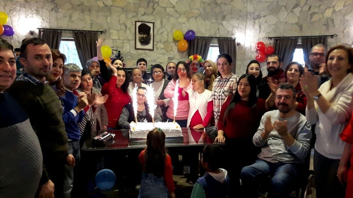 Boed\'li Engelliler Yılbaşına Erken Girdi
