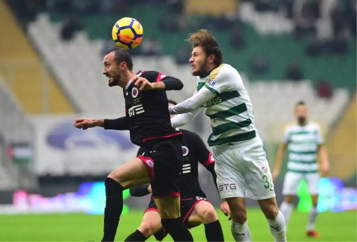 Bursaspor\'da Futbolcular Oyundan Memnun