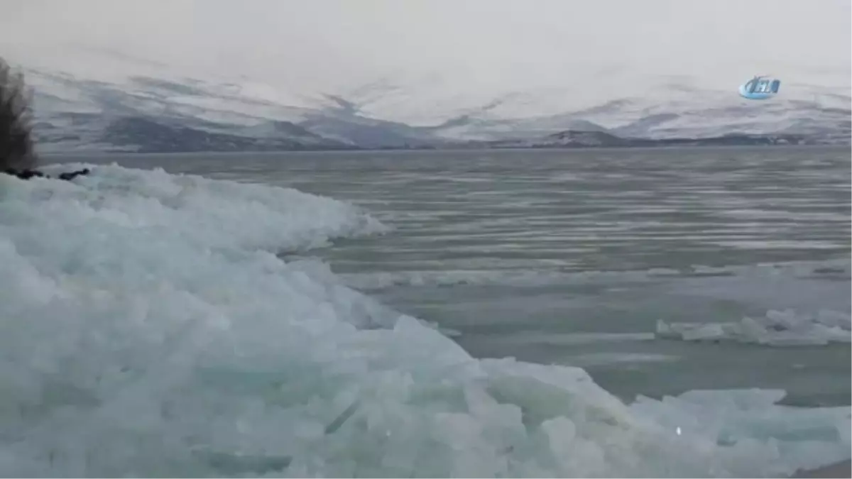 Havalar Isındı, Çıldır Gölü Erimeye Başladı