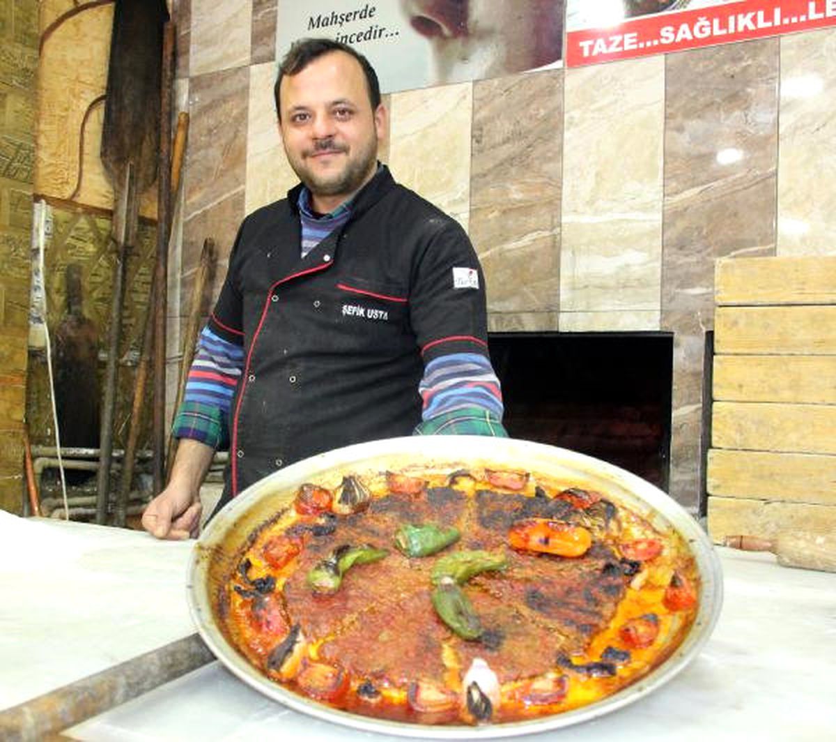 Gastronomi Şehri\'nin Vazgeçilmezi: Tepsi Kebabı