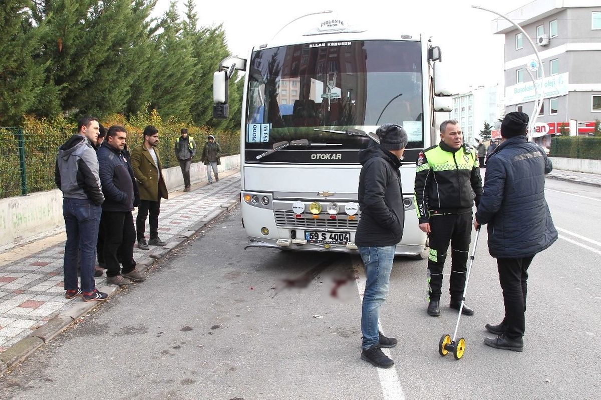 Servis Aracının Altında Feci Şekilde Can Verdi