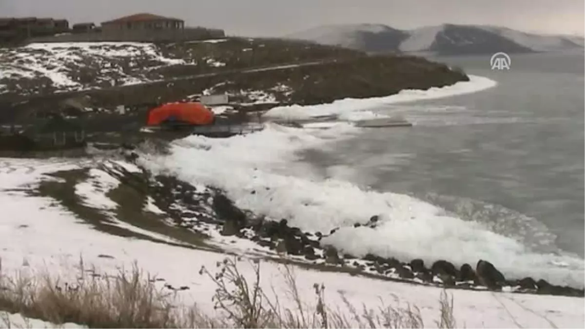 Sıcak Hava Çıldır Turizmini Vurdu