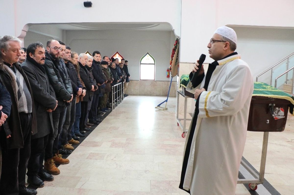 Trafik Kazasında Ölen Üniversiteli Genç Son Yolculuğuna Uğurlandı