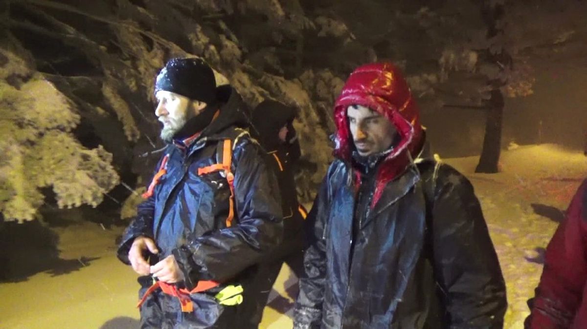 Uludağ\'da Kaybolan Dağcılara Nefes Kesen Kurtarma Operasyonu