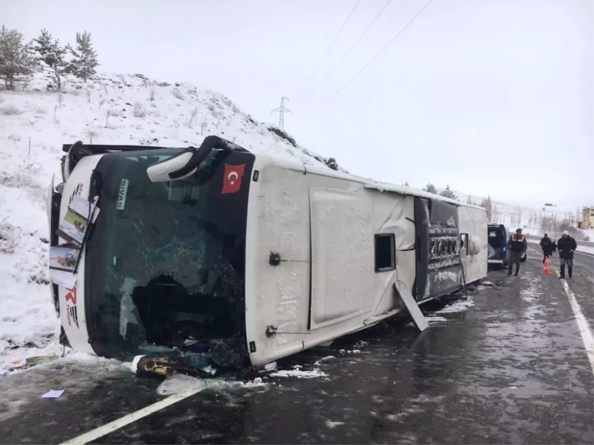 Yozgat\'ta Trafik Kazası: 1 Ölü, 21 Yaralı