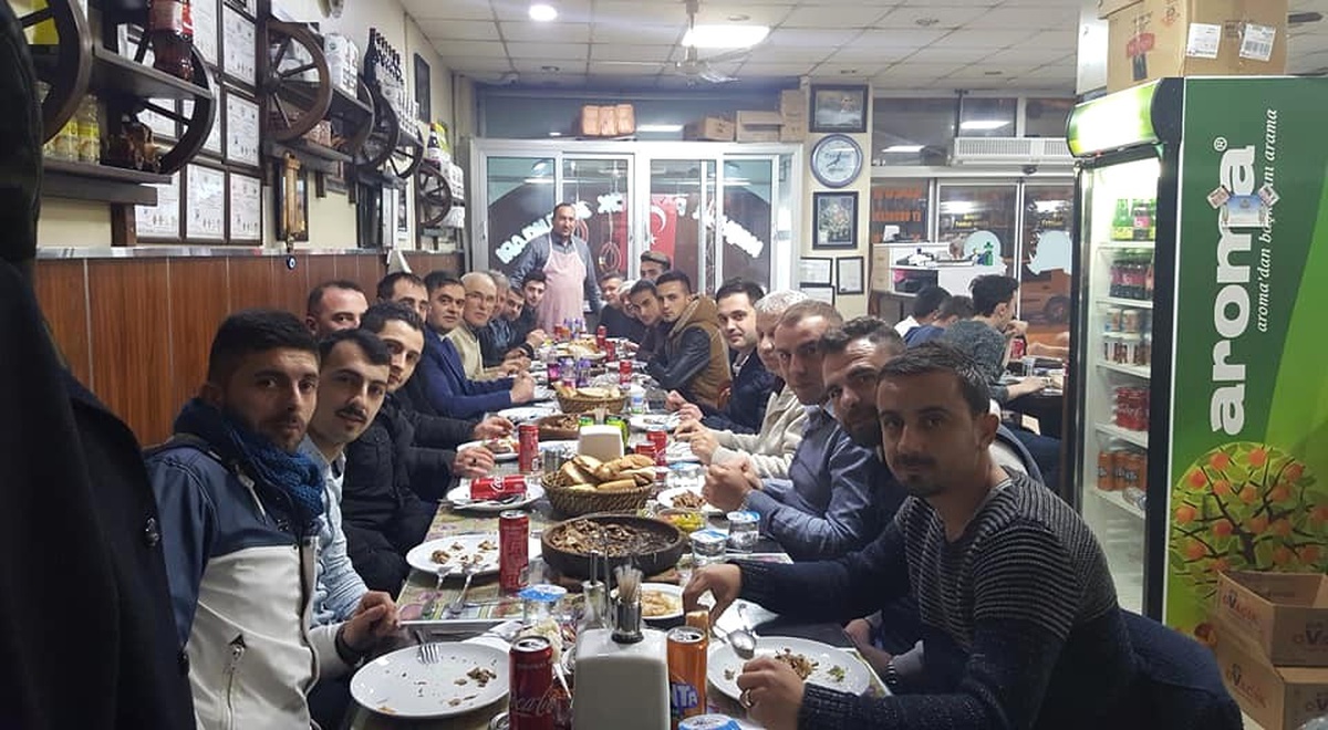 Başkan Yalçın, Pazaryeri Spor Futbolcuları ve Yönetimiyle Bir Araya Geldi