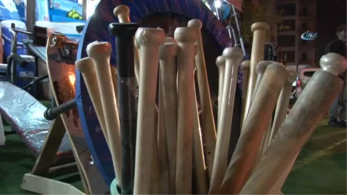 Beyzbol Sahası Olmayan Adana\'da Beyzbol Sopalarına Yoğun İlgi