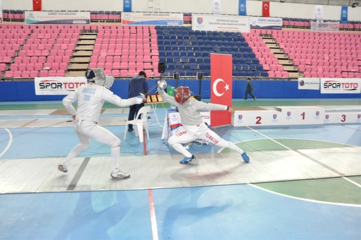 Eskrim Türkiye Şampiyonası Büyük Erkekler Müsabakalarıyla Sona Erdi