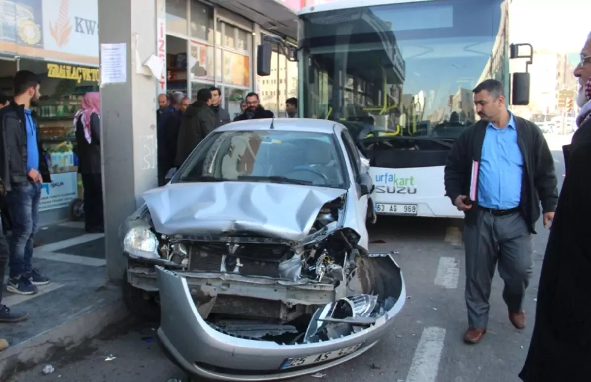 Gaz Pedalı Takılı Kalan Belediye Halk Otobüsü 9 Araca Zarar Verdi