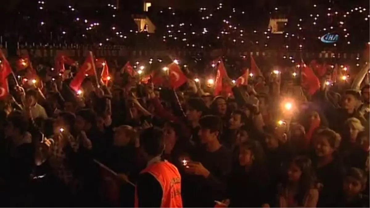 Gaziantepliler, Kurtuluş Gününde Ferhat Göçer ile Coştu