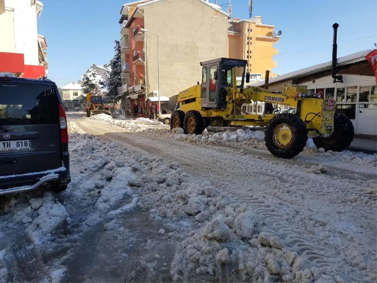 Isparta\'da Kar Temizleme Çalışmaları