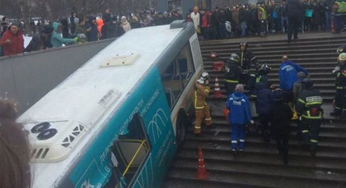 Moskova\'da Otobüs, Yayaların Arasına Daldı: 5 Ölü