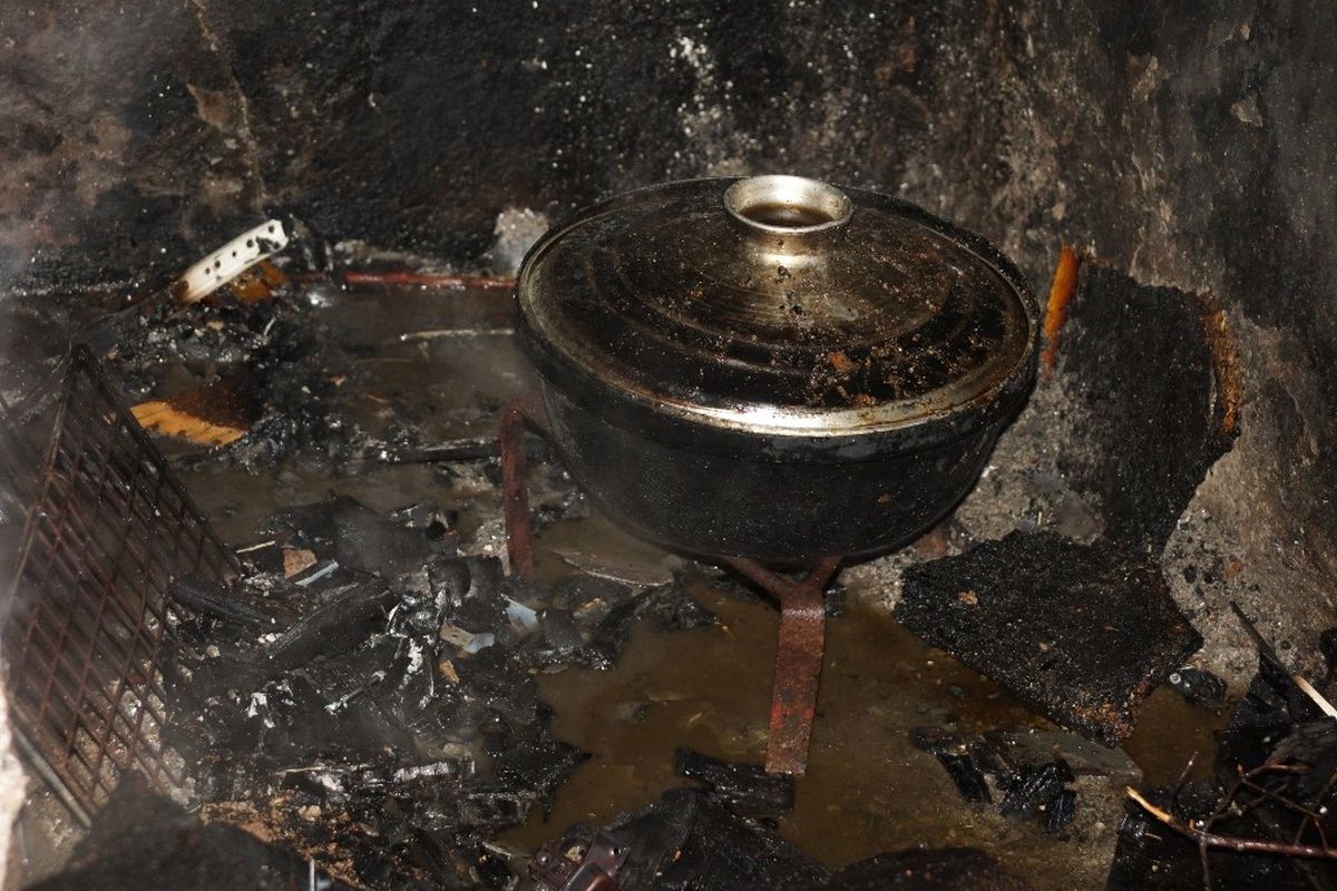Ocakta Unutulan Yemek Evi Yakıyordu