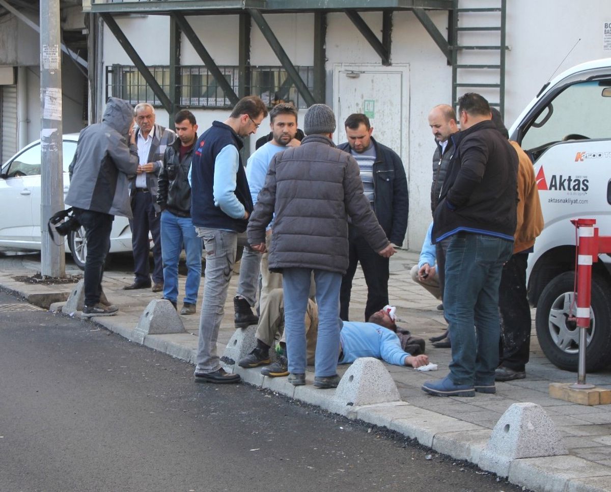 Nakliye Sepetinden Düşerek Yaralanan İşçi Yerde Sigara İçti