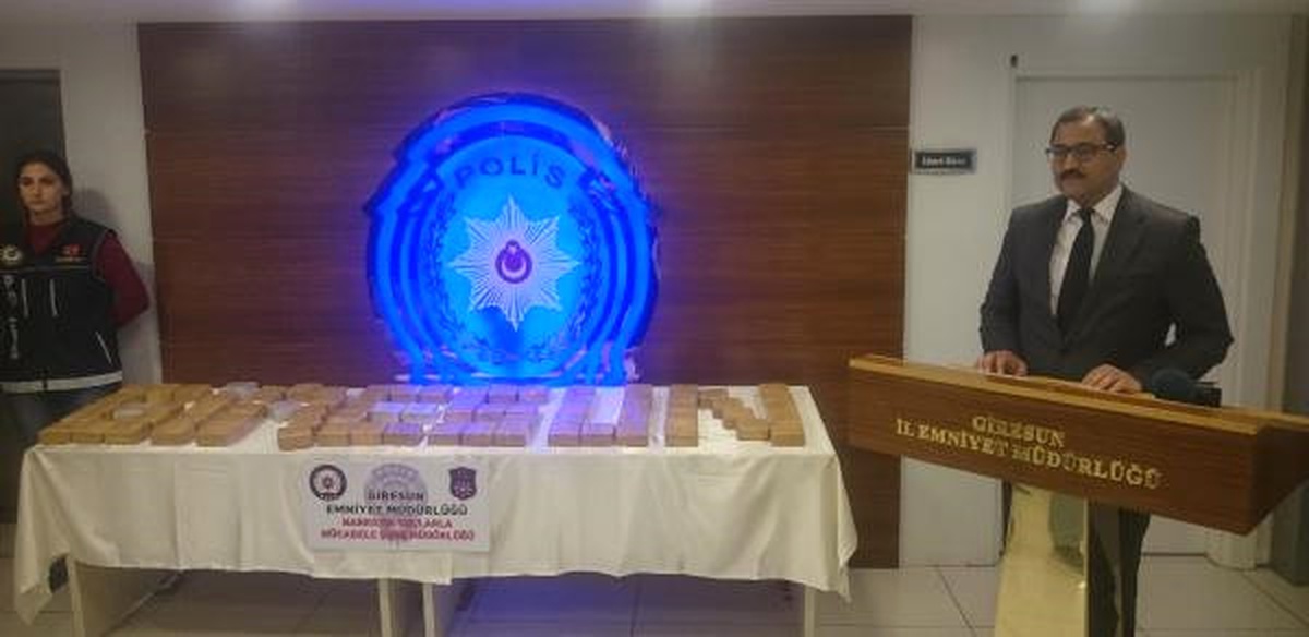 Polisten Kaçan İranlı\'nın Çarptığı Otomobildeki Genç Öldü (2)