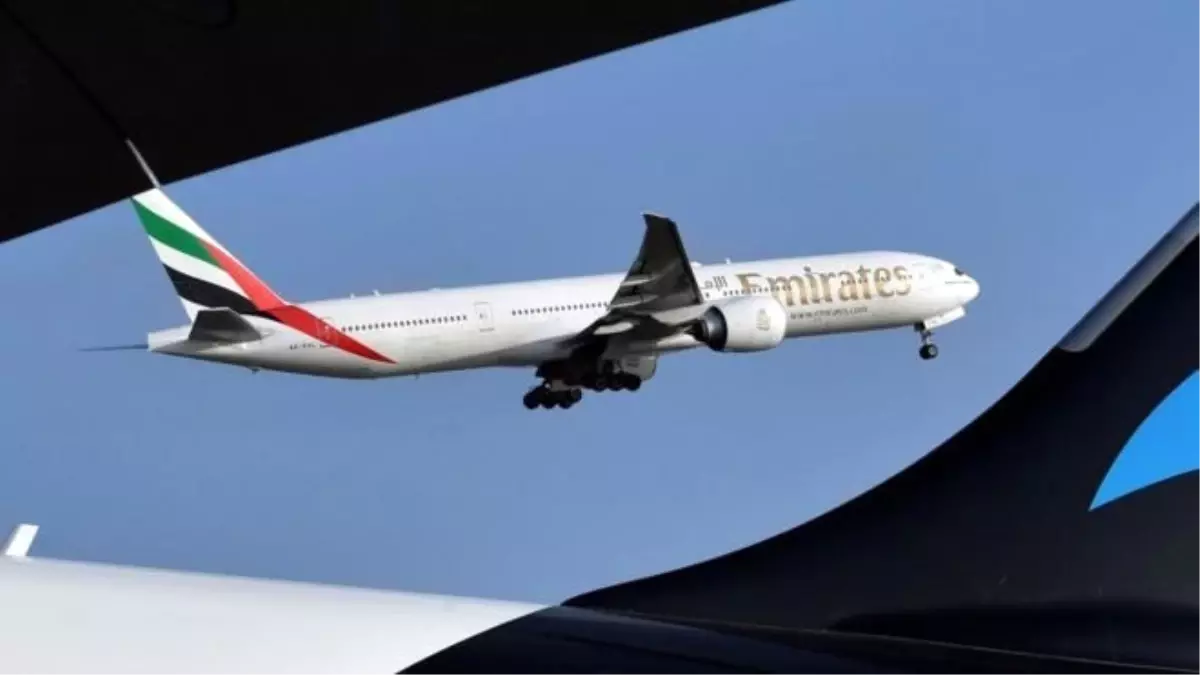 Tunuslu Kadınlara \'Ayrımcılık\' Yapmakla Suçlanan Emirates Havayolları\'na Yasak