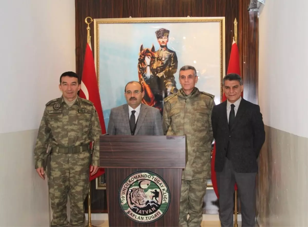 Vali Ustaoğlu\'ndan Özel Harekat Taburuna Ziyaret