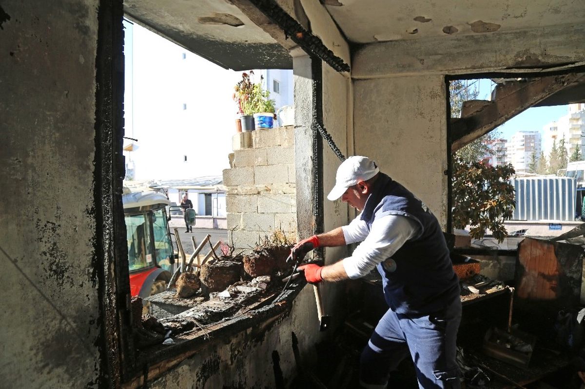Yanan Evi Mezitli Belediyesi Onaracak