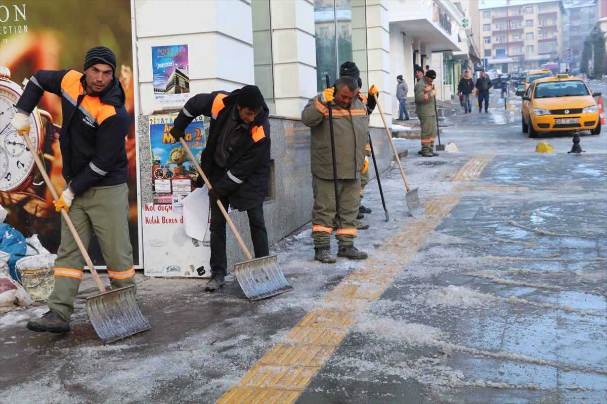 Yozgat\'ta Kar Temizleme Çalışması