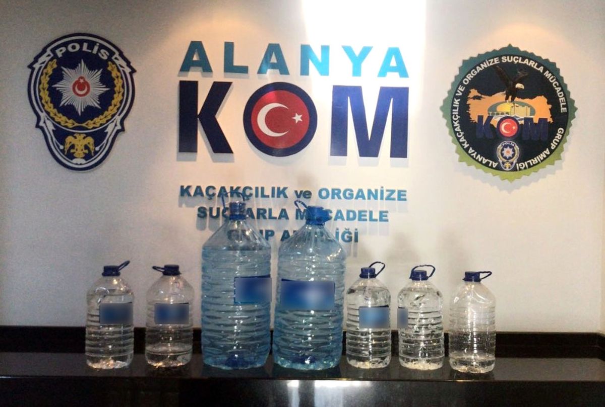 Alanya\'da Kaçak ve Sahte İçki Operasyonu