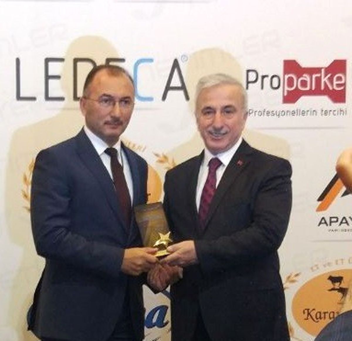Ardahan Belediye Başkanı Köksoy, Yılın Başarılı Belediye Başkanı Seçildi