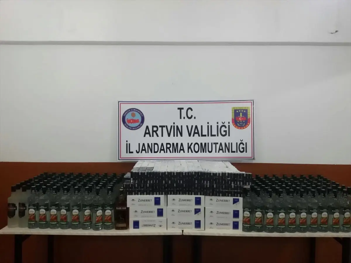 Artvin\'de Kaçak Sigara ve İçki Ele Geçirildi