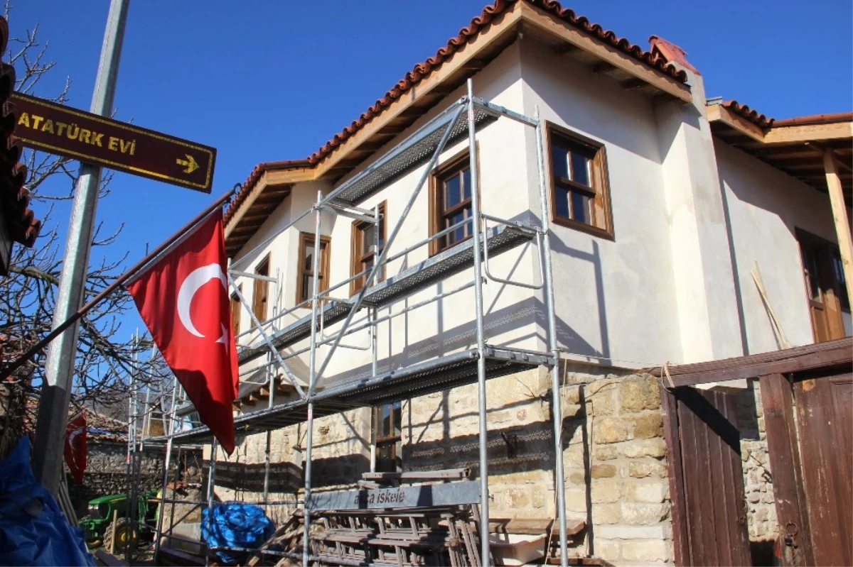 Atatürk\'ün Evi Restore Çalışmaları Sürüyor