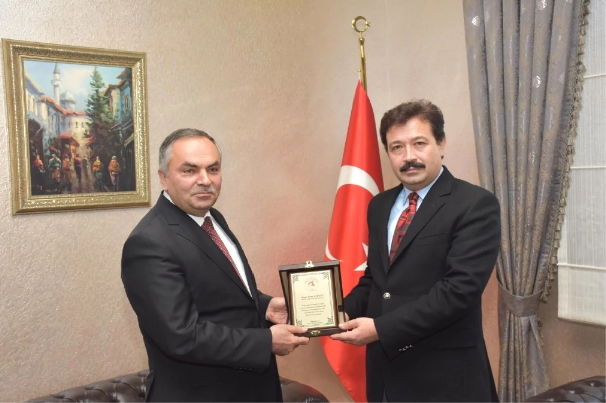 Başkan Ay\'dan Başsavcıya Plaket