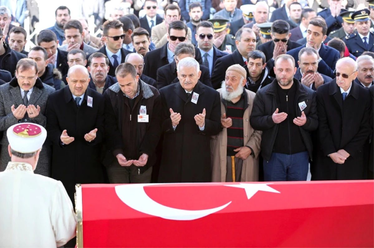 Cenaze Törenine Başbakan Yıldırım da Katıldı