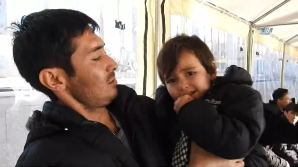 Film Gibi Kaçış Hikayesi...7 Saat Yürüyerek Yunanistan\'a Kaçmaya Çalıştılar