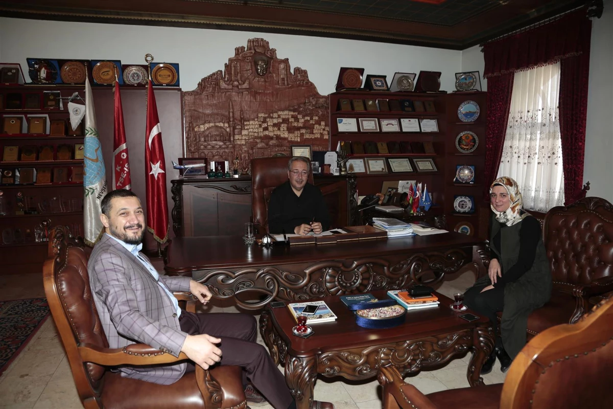 Kadem Nevşehir İl Temsilcisi,  Belediye Başkanı Ünver\'i Ziyaret Etti