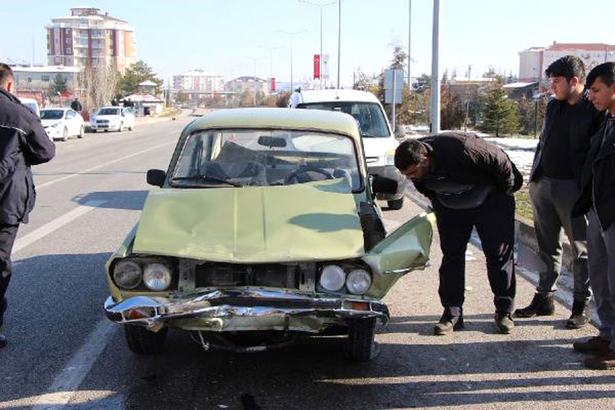 Kırmızı Işıkta Kaza: 1 Yaralı