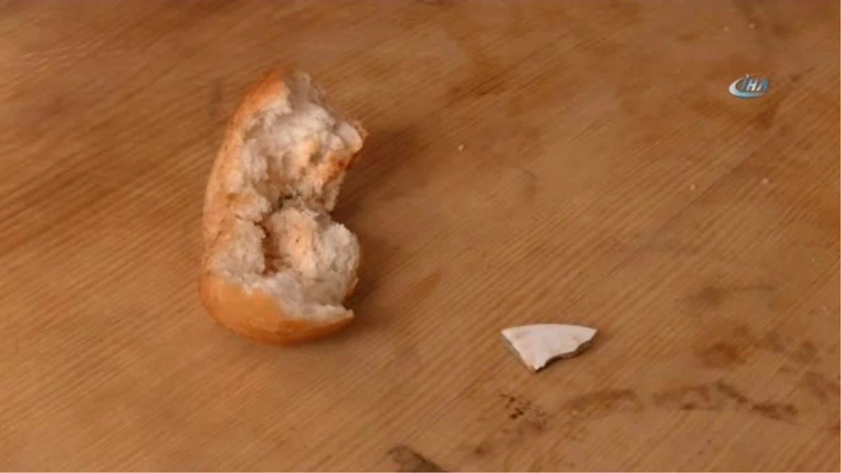 Marketten Aldığı Ekmeğin İçerisinden Mermer Parçası Çıktı