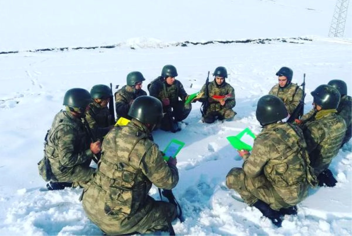 Öğrencilerin Yılbaşı Tebrik Kartına, Askerlerden Görüntülü Yanıt