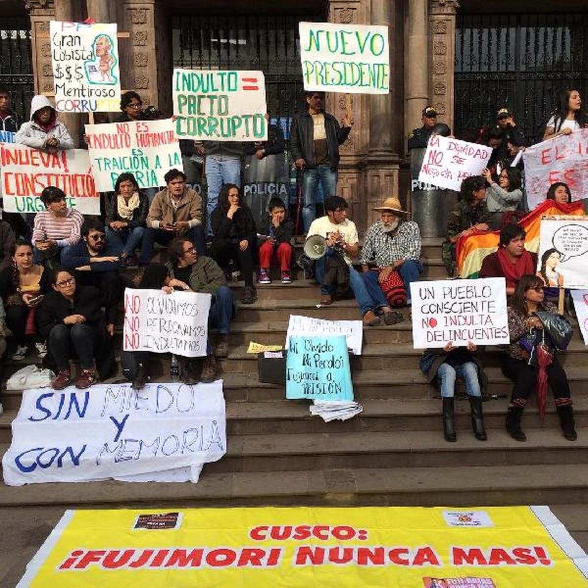 Peru Eski Devlet Başkanının Affedilmesi Protestolarla Karşılandı