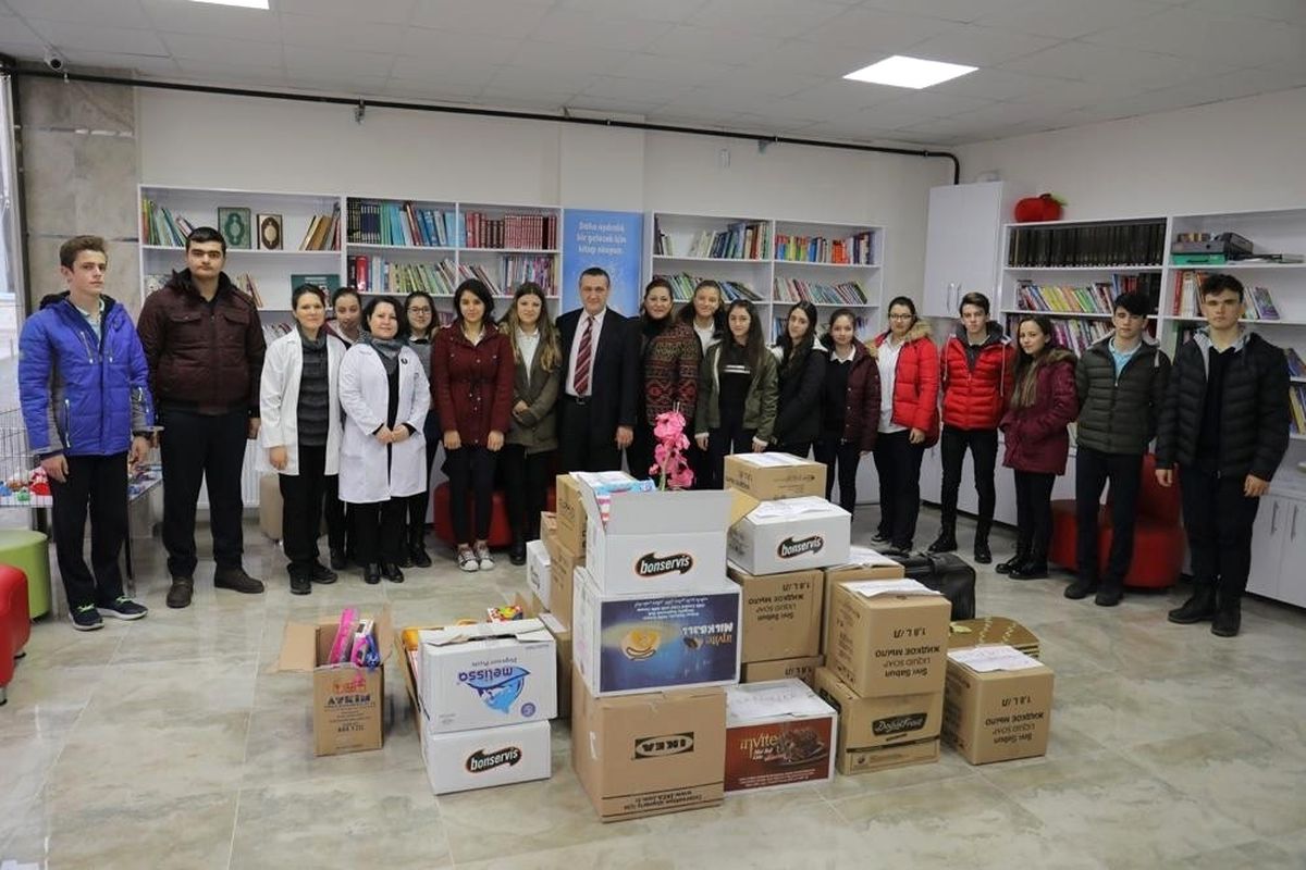 Saran Ellerden, Dost Ellere Bir Destek Daha