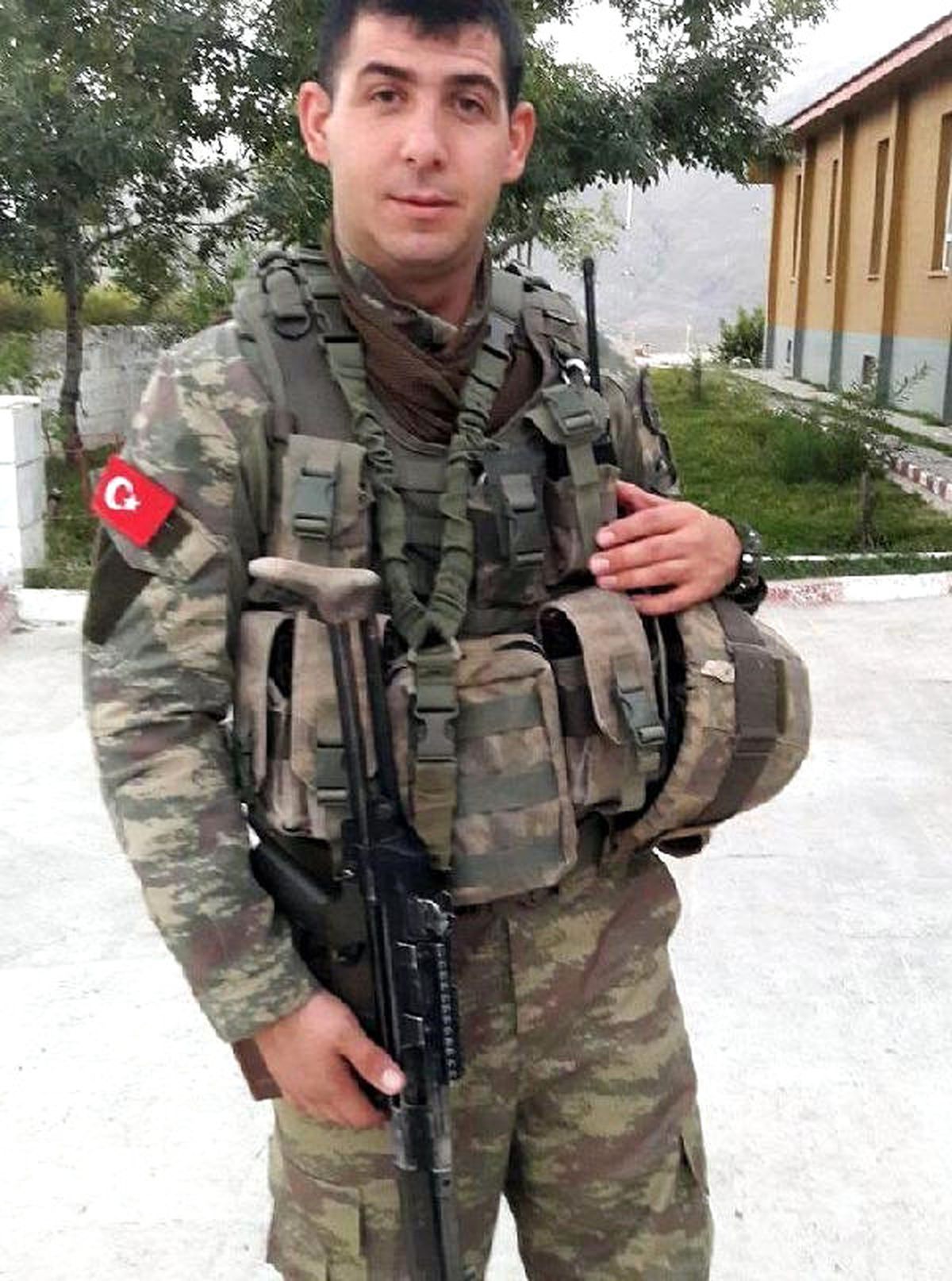 Şemdinli\'deki Çatışmada Manisalı Uzman Çavuş Yaralandı