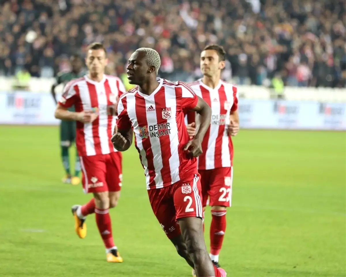 Sivasspor\'un Vazgeçilmezi Arouna Kone Oldu